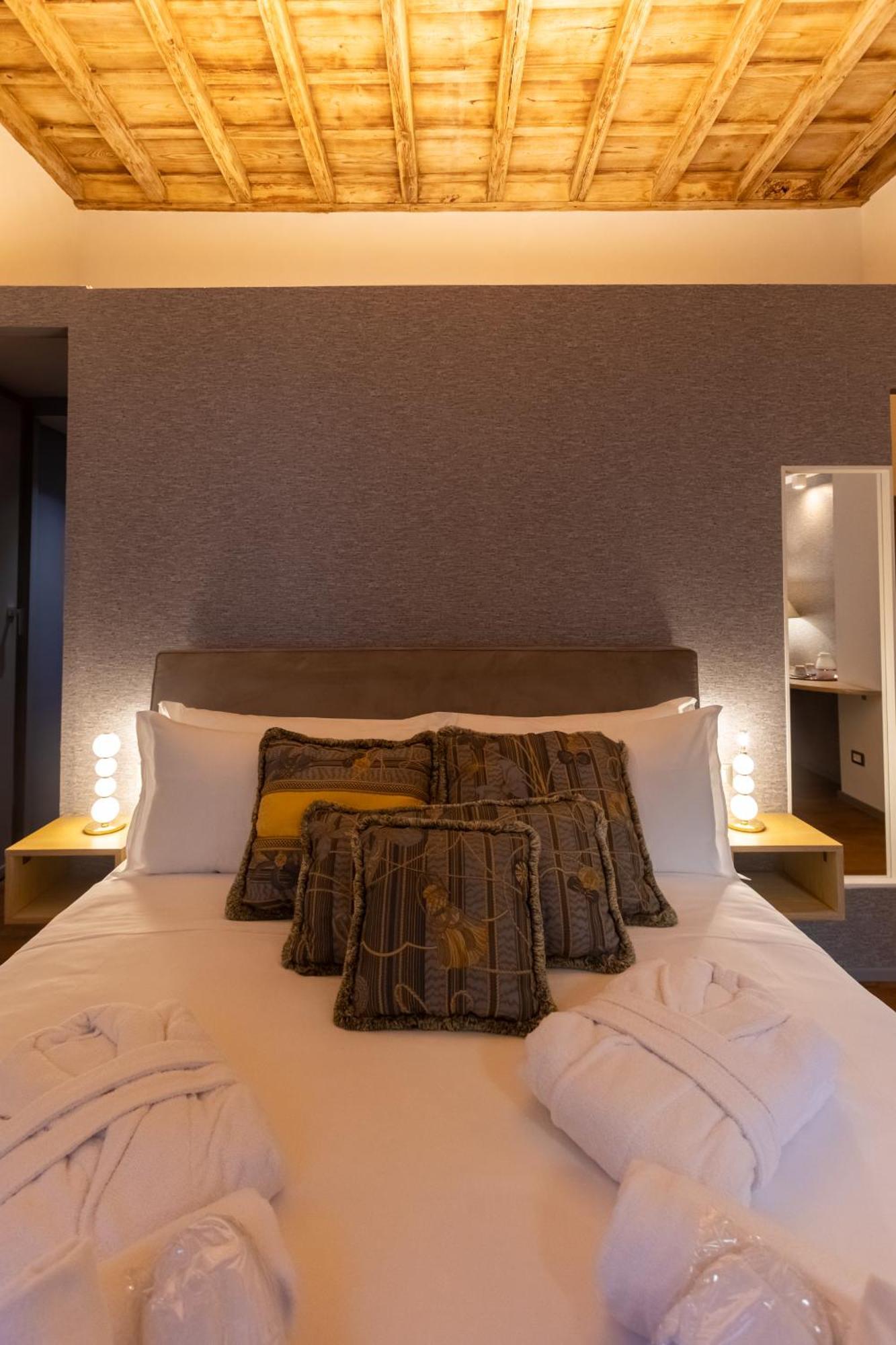 Fontana Di Trevi Roma Luxury Suite Exterior photo