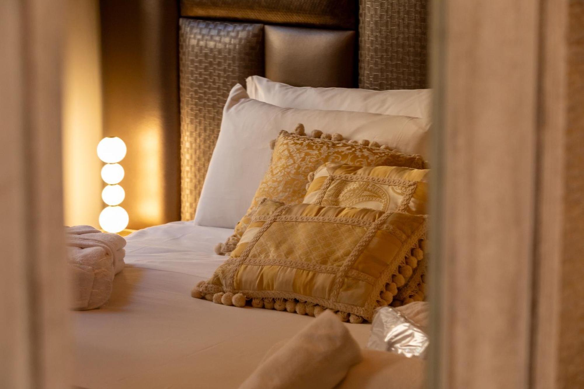 Fontana Di Trevi Roma Luxury Suite Exterior photo